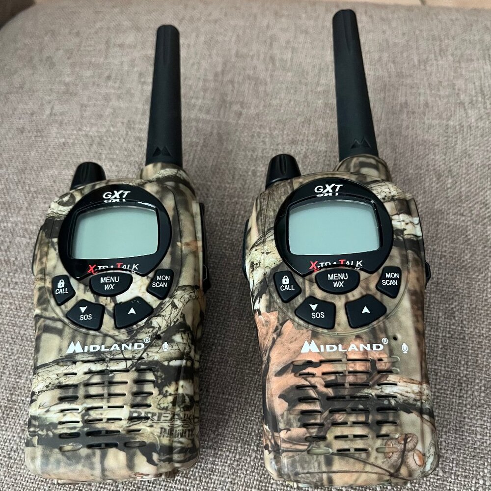 Midland GXT1000VP4 2-Way Radios – Mossy Oak Camo – New & Complete Set